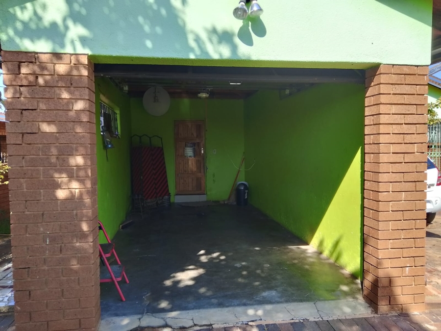 4 Bedroom Property for Sale in Soshanguve BB Gauteng