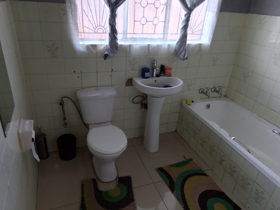 4 Bedroom Property for Sale in Soshanguve BB Gauteng