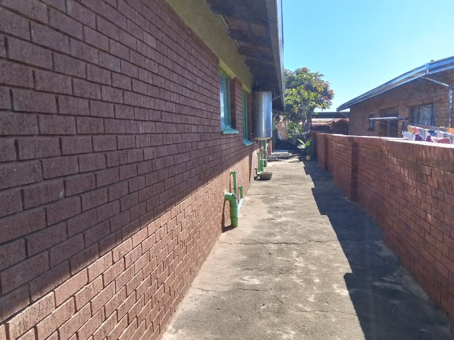 4 Bedroom Property for Sale in Soshanguve BB Gauteng