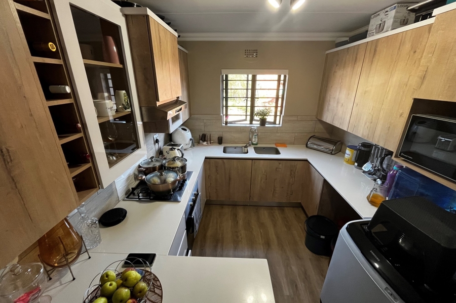 To Let 3 Bedroom Property for Rent in Roodepark Eco Estate Gauteng