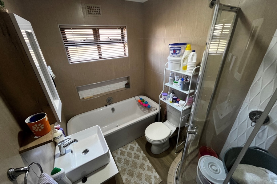 To Let 3 Bedroom Property for Rent in Roodepark Eco Estate Gauteng