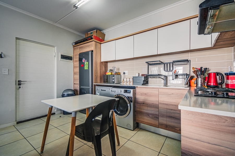 1 Bedroom Property for Sale in Modderfontein Gauteng