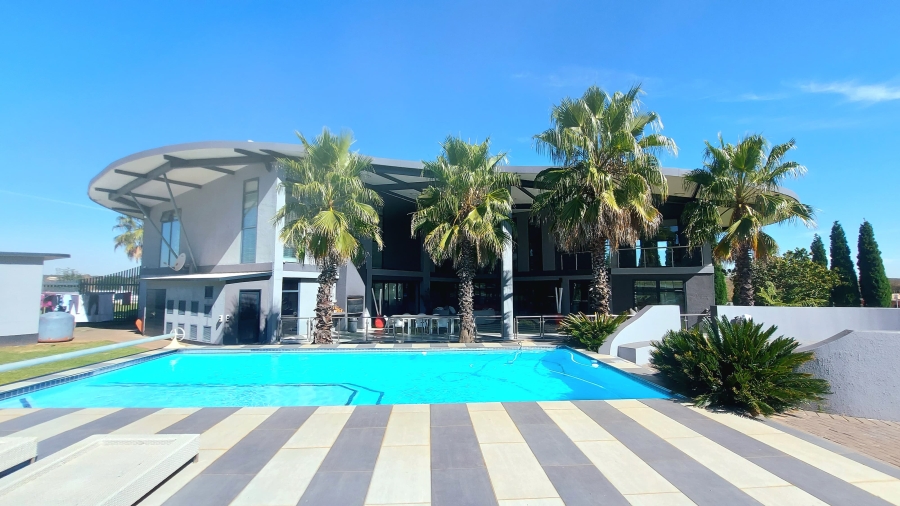 6 Bedroom Property for Sale in Dunblane Lifestyle and Equestrian Estate Gauteng
