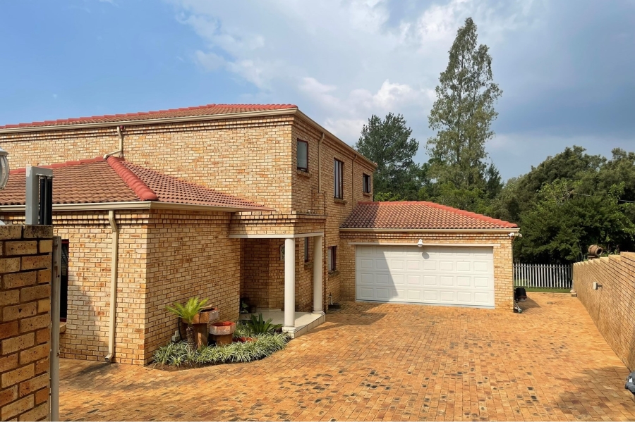 4 Bedroom Property for Sale in Ruimsig Gauteng