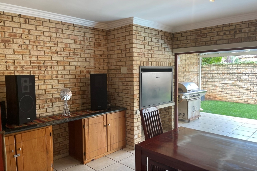 4 Bedroom Property for Sale in Ruimsig Gauteng