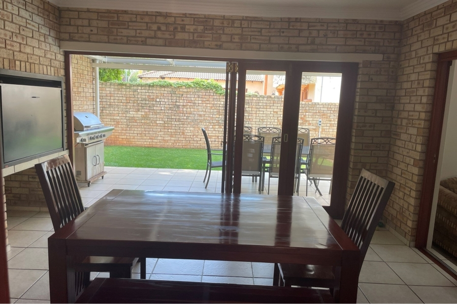 4 Bedroom Property for Sale in Ruimsig Gauteng