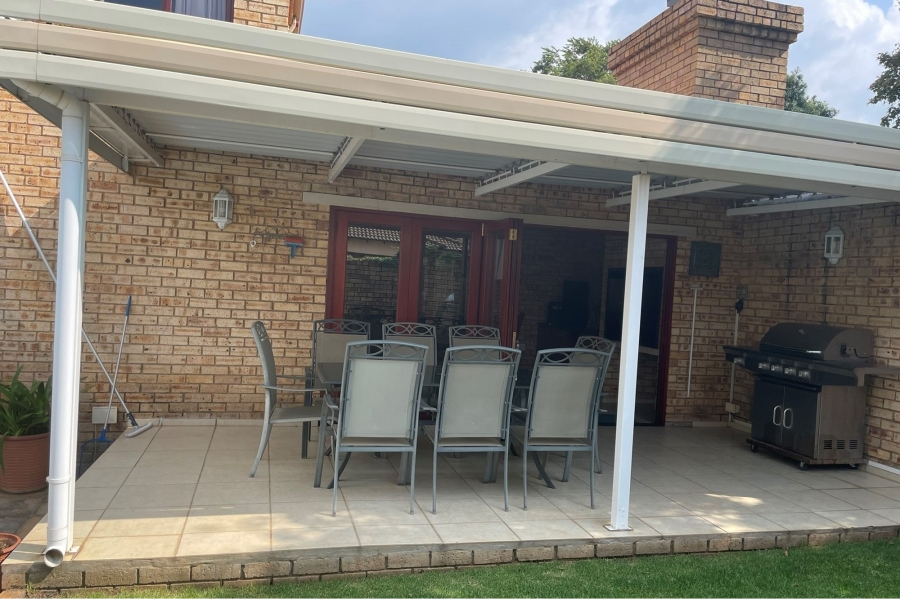 4 Bedroom Property for Sale in Ruimsig Gauteng