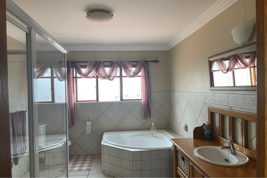 4 Bedroom Property for Sale in Ruimsig Gauteng
