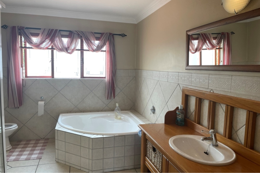 4 Bedroom Property for Sale in Ruimsig Gauteng