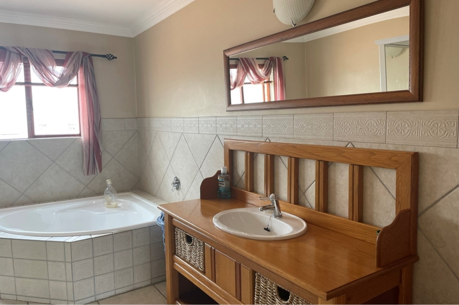 4 Bedroom Property for Sale in Ruimsig Gauteng