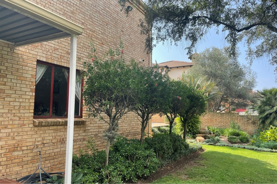 4 Bedroom Property for Sale in Ruimsig Gauteng