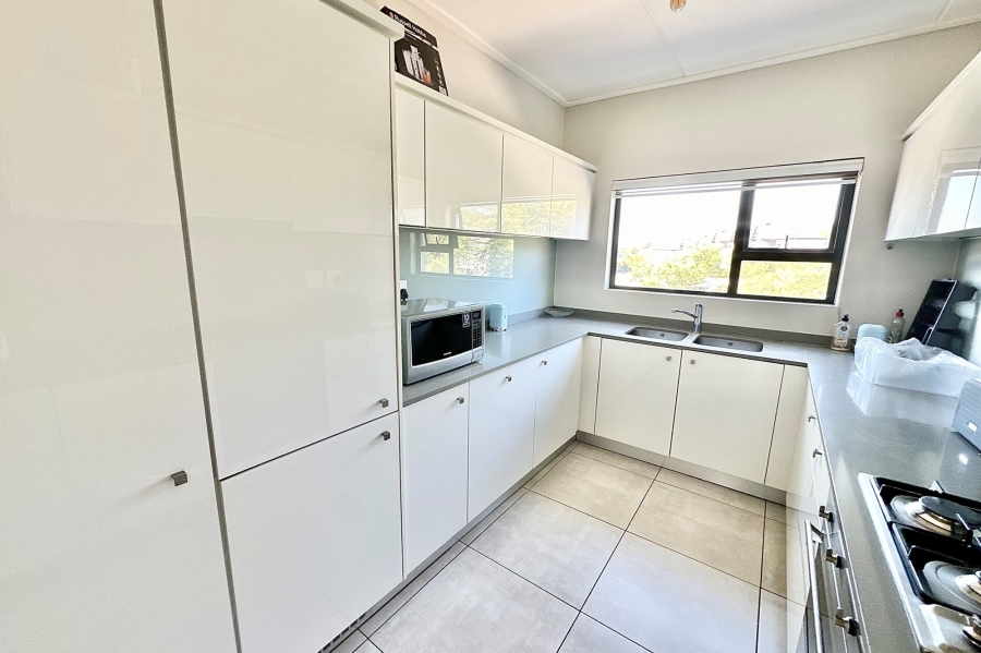 To Let 3 Bedroom Property for Rent in The Polofields Gauteng