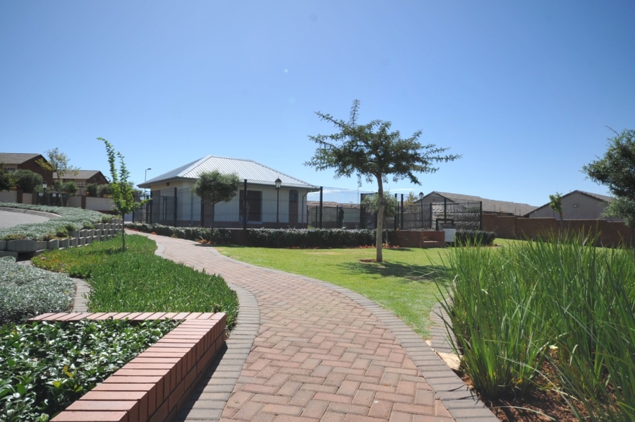 To Let 1 Bedroom Property for Rent in Noordwyk Gauteng