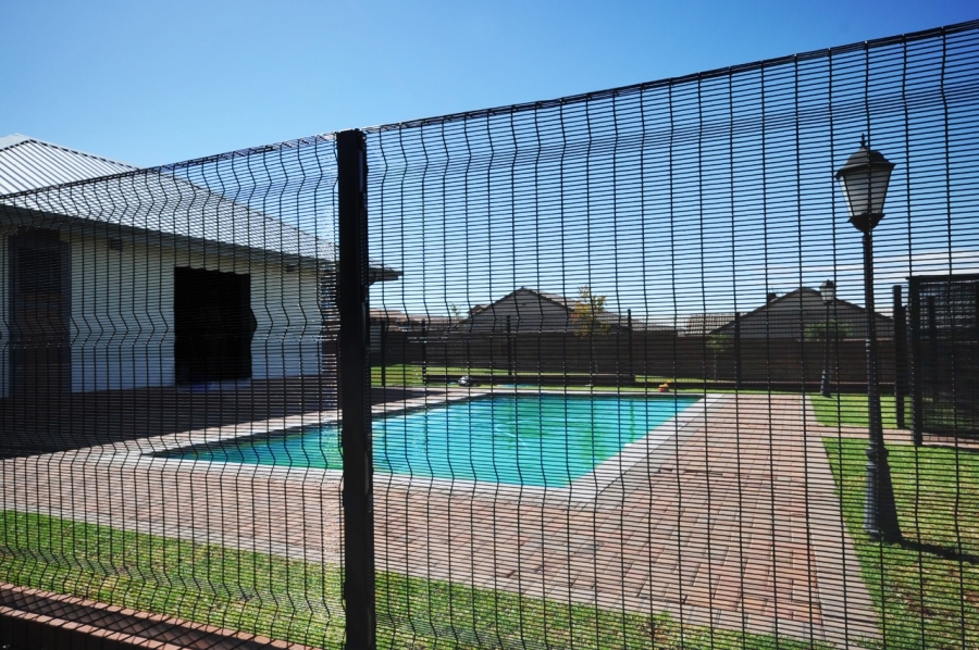 To Let 1 Bedroom Property for Rent in Noordwyk Gauteng