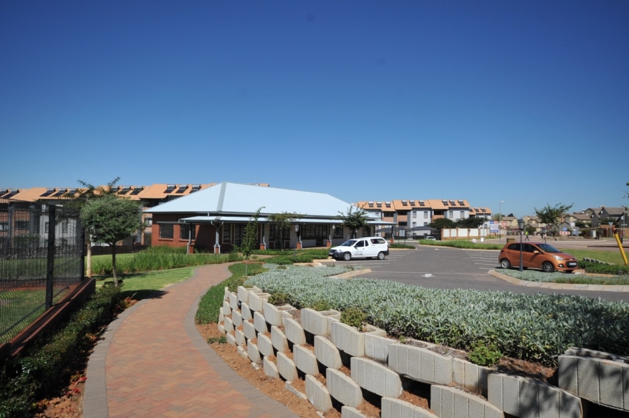 To Let 1 Bedroom Property for Rent in Noordwyk Gauteng