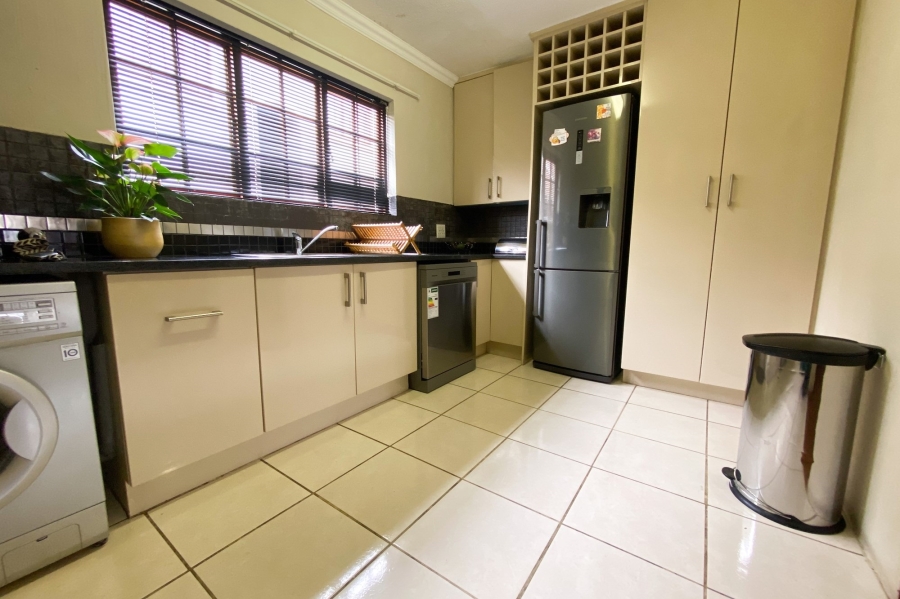 3 Bedroom Property for Sale in Boardwalk Gauteng