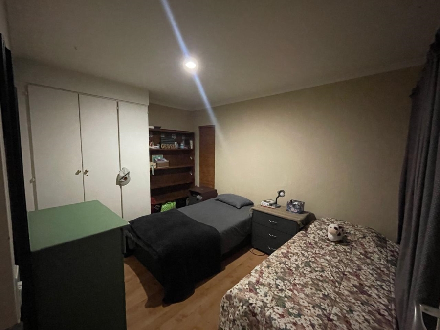2 Bedroom Property for Sale in Helderkruin Gauteng