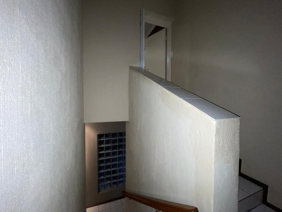 2 Bedroom Property for Sale in Helderkruin Gauteng