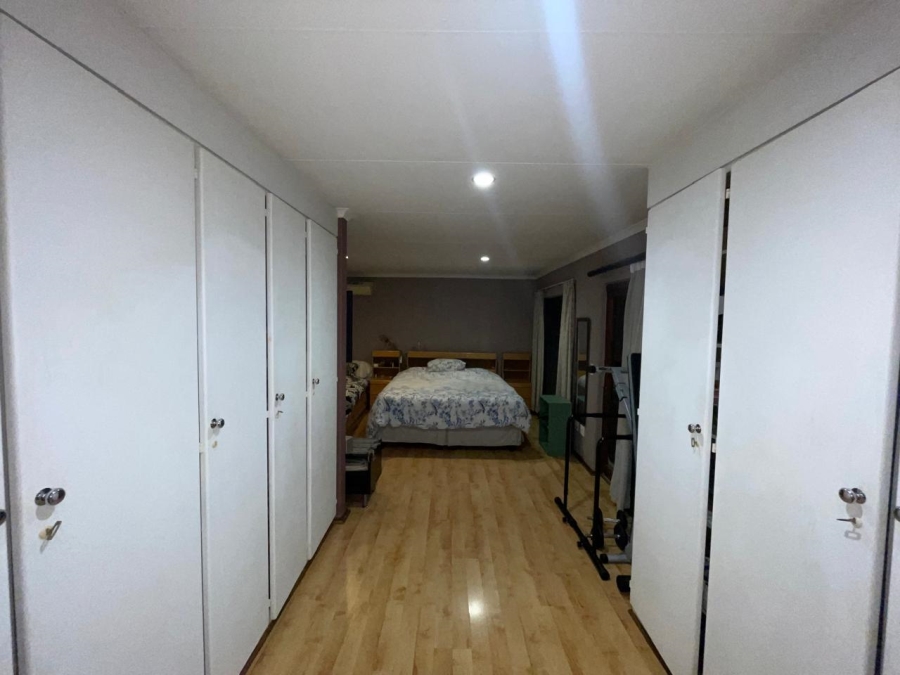 2 Bedroom Property for Sale in Helderkruin Gauteng