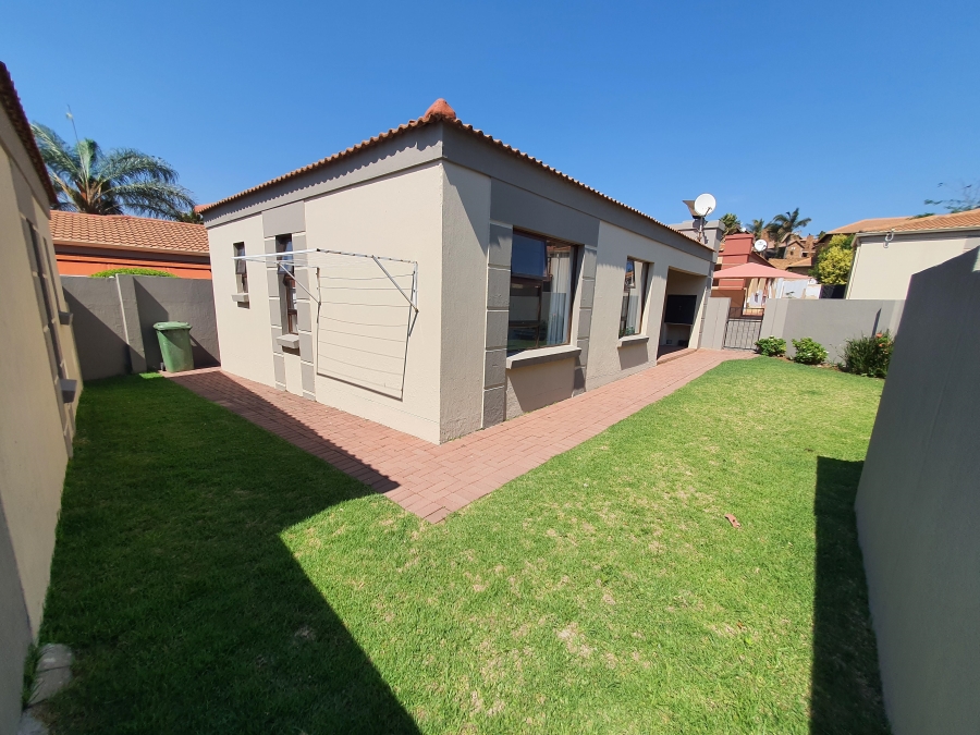 To Let 2 Bedroom Property for Rent in Meyersdal Gauteng