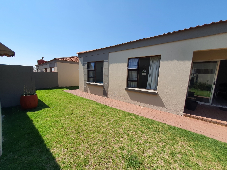 To Let 2 Bedroom Property for Rent in Meyersdal Gauteng