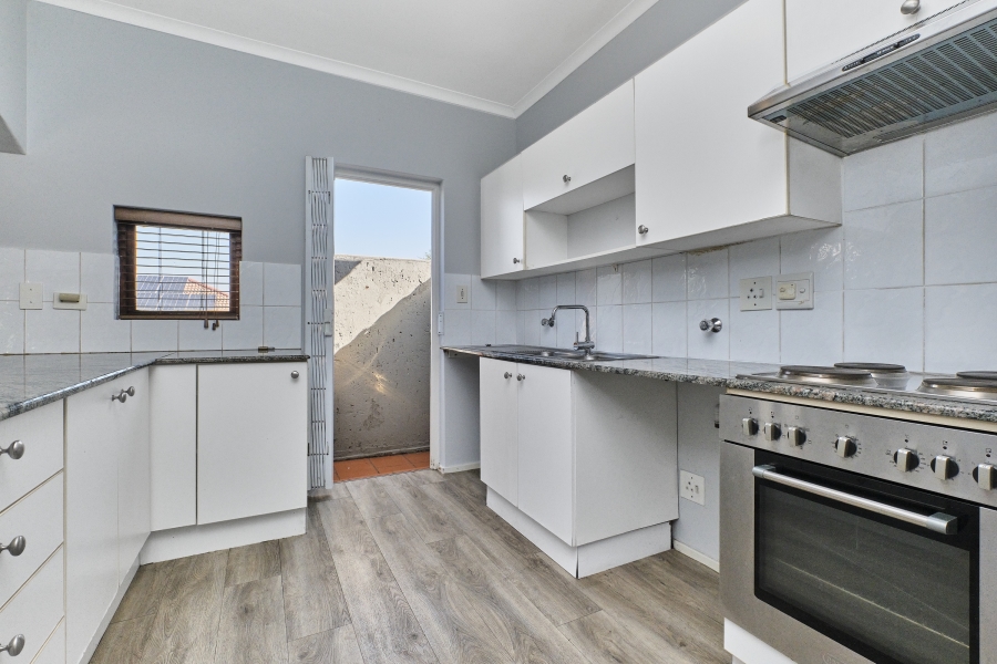 2 Bedroom Property for Sale in Dunkeld West Gauteng