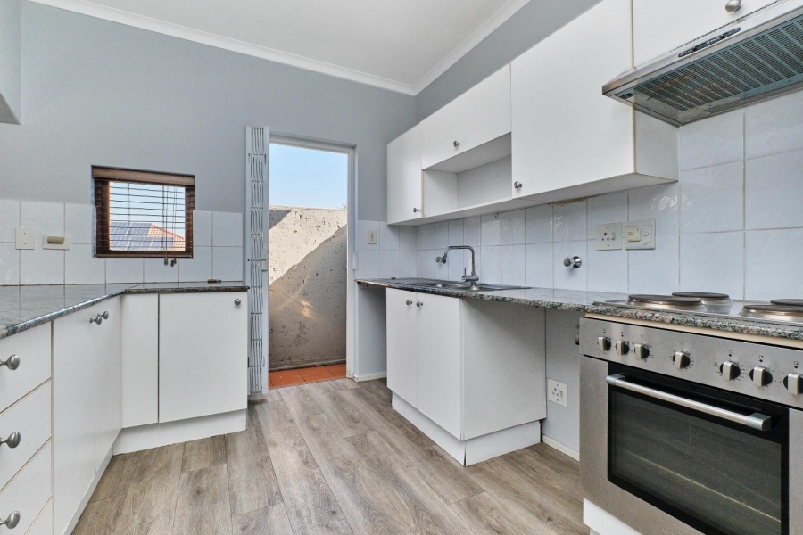 2 Bedroom Property for Sale in Dunkeld West Gauteng