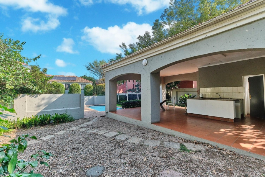 2 Bedroom Property for Sale in Dunkeld West Gauteng