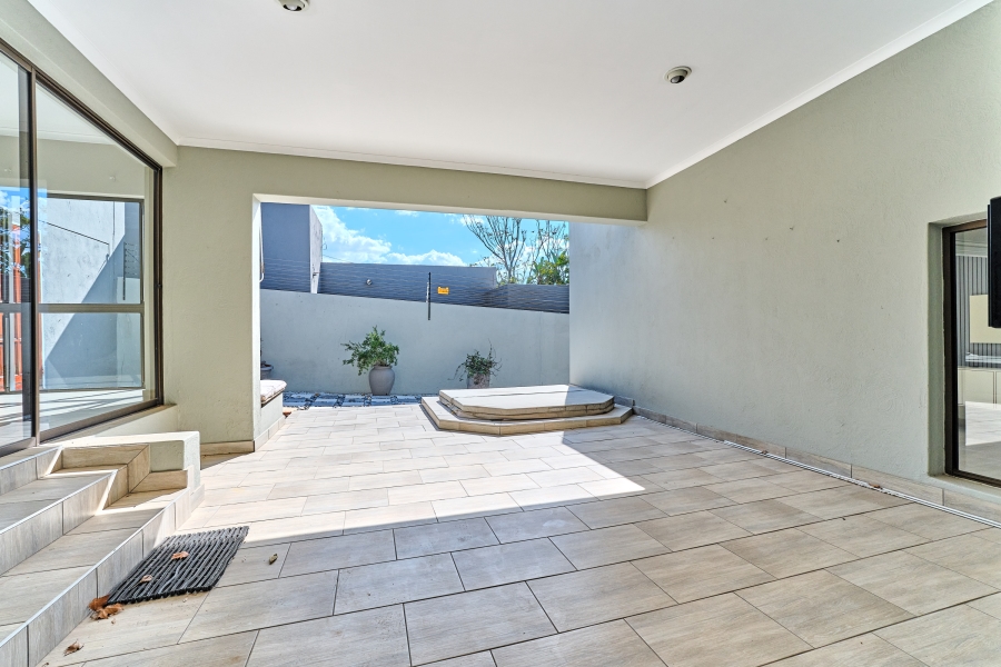 To Let 3 Bedroom Property for Rent in River Club Gauteng