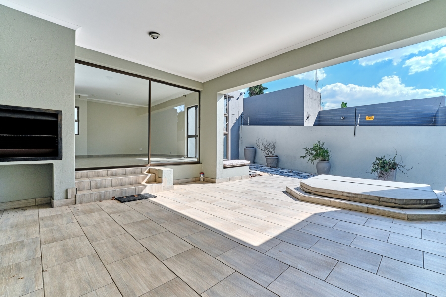 To Let 3 Bedroom Property for Rent in River Club Gauteng