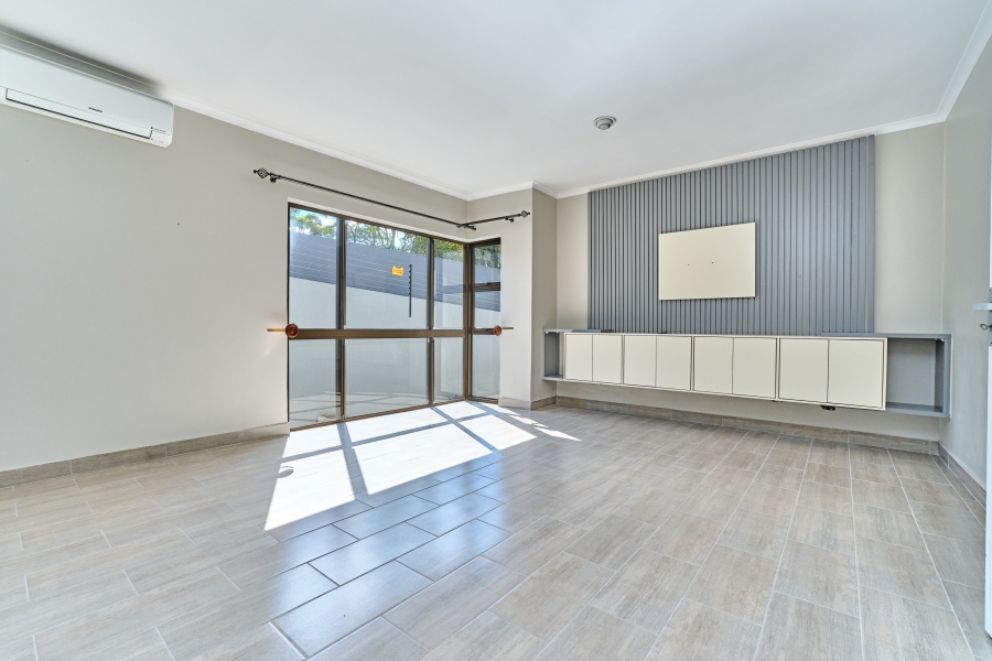 To Let 3 Bedroom Property for Rent in River Club Gauteng