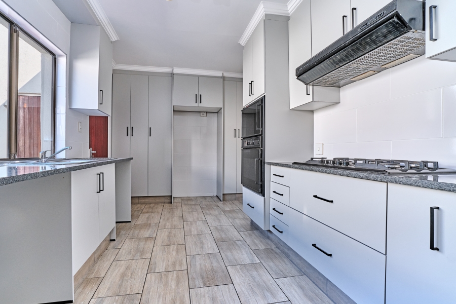 To Let 3 Bedroom Property for Rent in River Club Gauteng