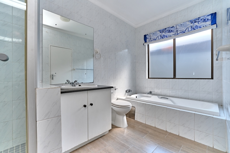 To Let 3 Bedroom Property for Rent in River Club Gauteng