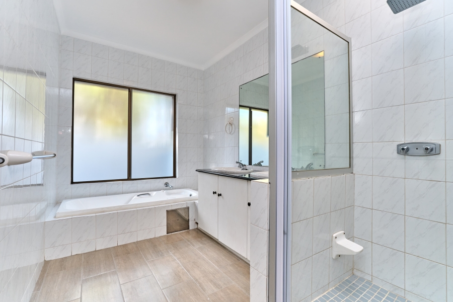 To Let 3 Bedroom Property for Rent in River Club Gauteng