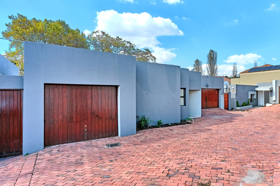 To Let 3 Bedroom Property for Rent in River Club Gauteng