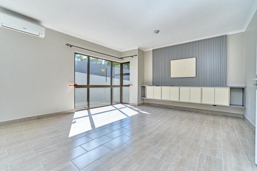 To Let 3 Bedroom Property for Rent in River Club Gauteng
