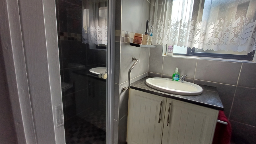 To Let 1 Bedroom Property for Rent in Sunninghill Gauteng