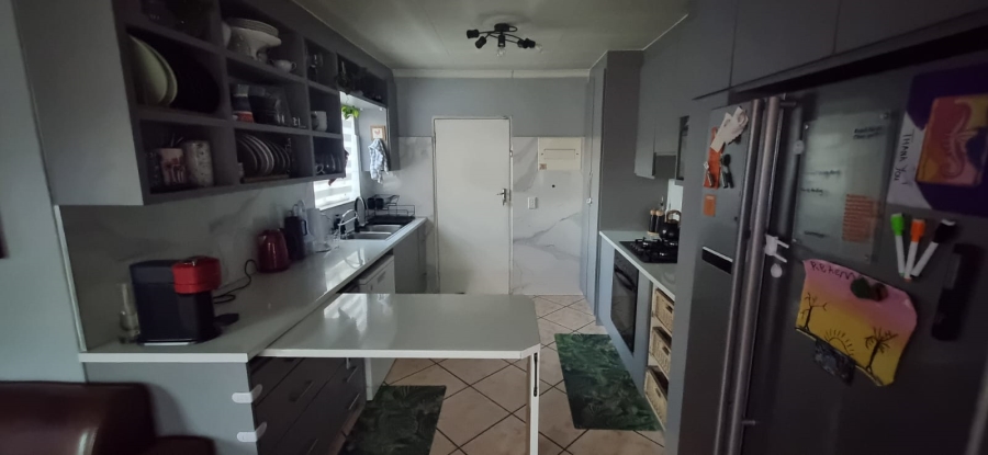 3 Bedroom Property for Sale in Kilner Park Gauteng