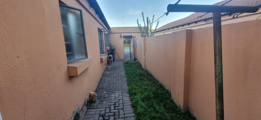 3 Bedroom Property for Sale in Kilner Park Gauteng