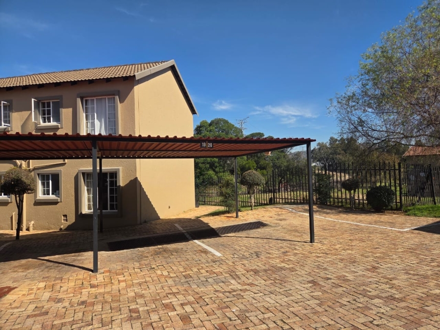 2 Bedroom Property for Sale in Wilgeheuwel Gauteng