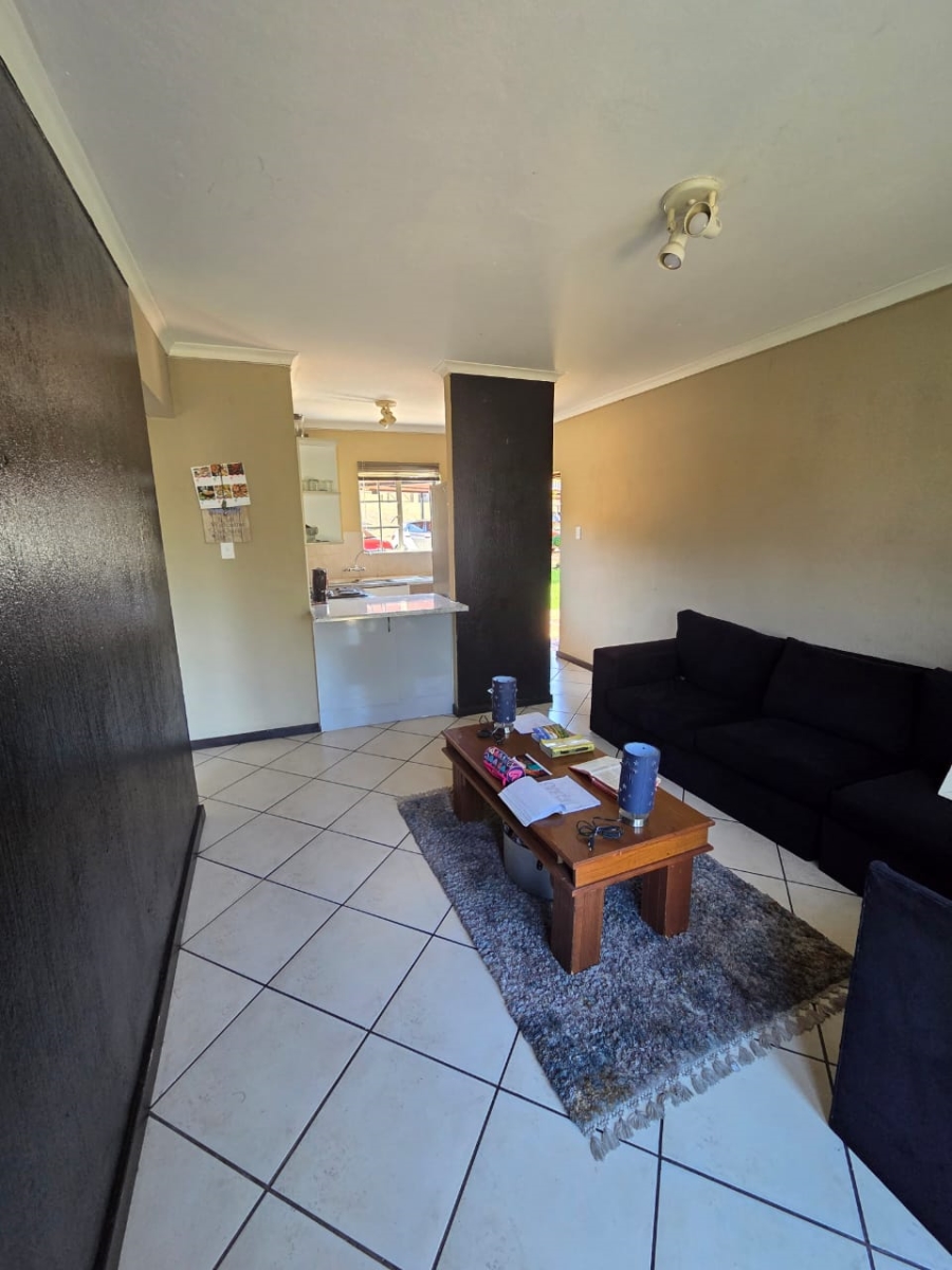 2 Bedroom Property for Sale in Wilgeheuwel Gauteng