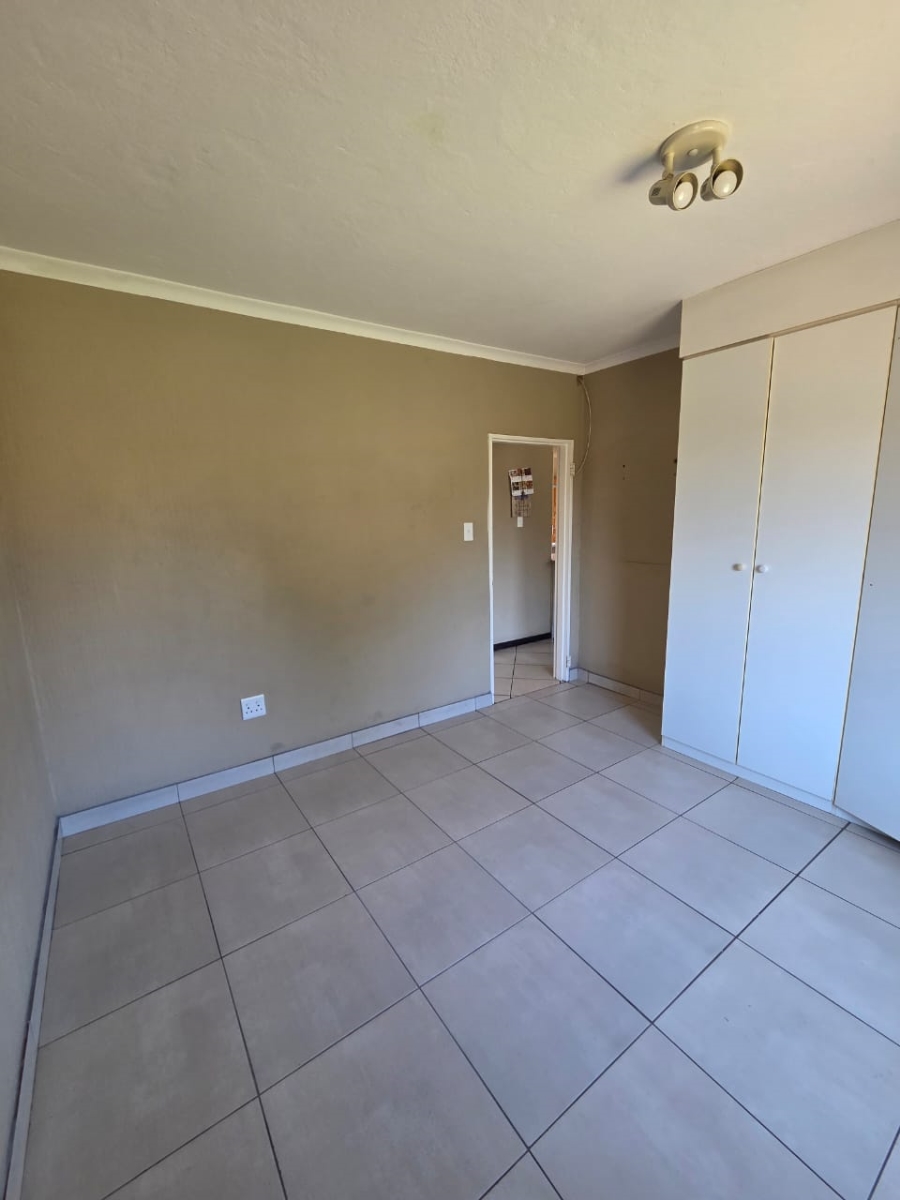 2 Bedroom Property for Sale in Wilgeheuwel Gauteng