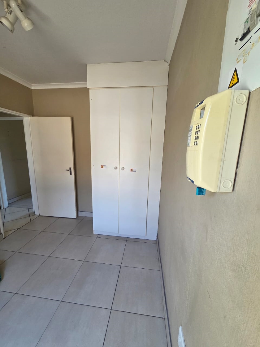 2 Bedroom Property for Sale in Wilgeheuwel Gauteng