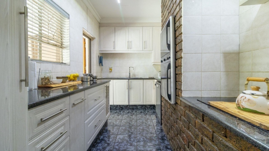 4 Bedroom Property for Sale in Brackenhurst Gauteng