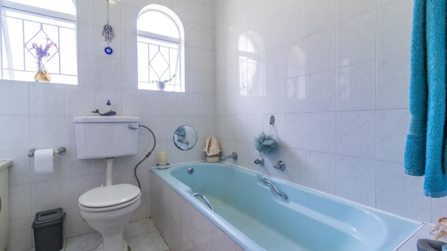 4 Bedroom Property for Sale in Brackenhurst Gauteng