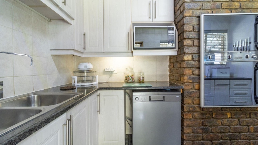 4 Bedroom Property for Sale in Brackenhurst Gauteng