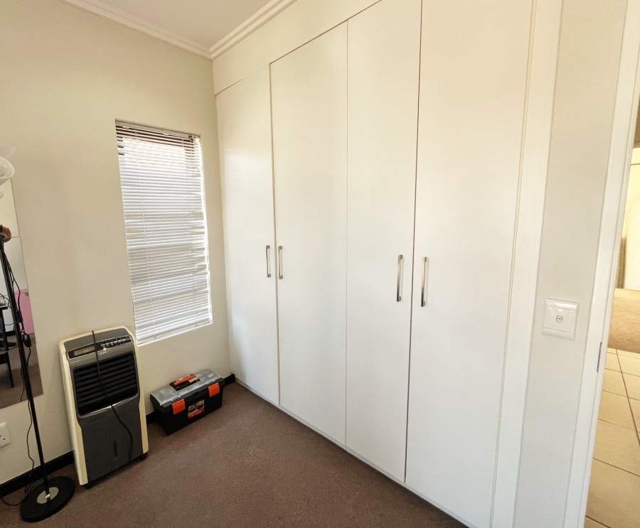 2 Bedroom Property for Sale in Barbeque Downs Gauteng