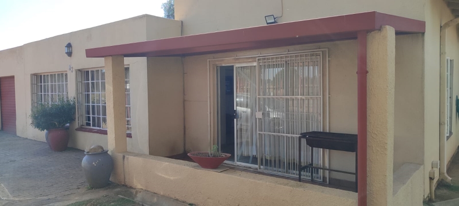 4 Bedroom Property for Sale in Eike Park Gauteng