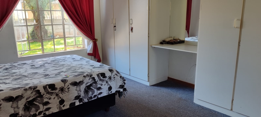 4 Bedroom Property for Sale in Eike Park Gauteng