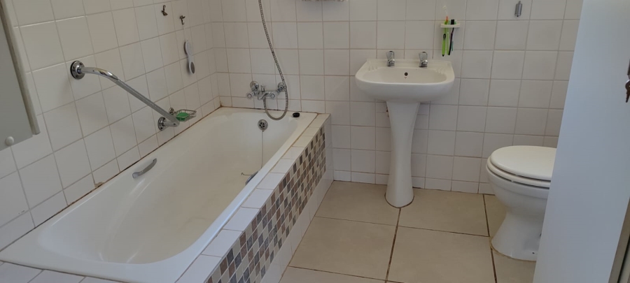 4 Bedroom Property for Sale in Eike Park Gauteng